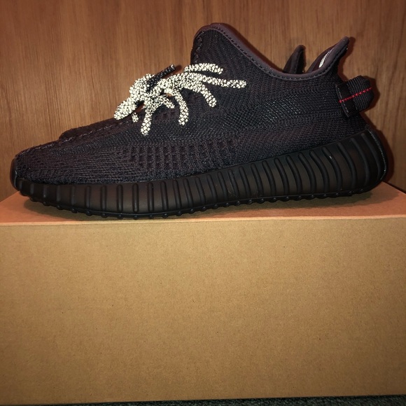 Yeezy Boost 350 V2“ALL BLACK”Non-Reflective Size 6 - Picture 3 of 4